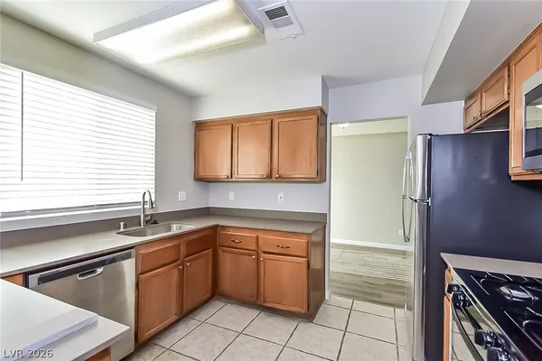 $2,280 | 4013 North Compass Rose Way, Las Vegas, NV 89108