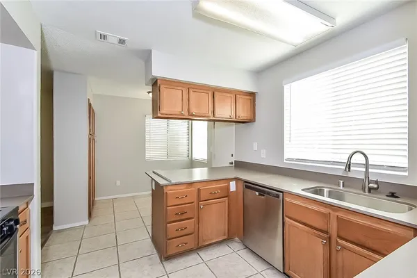 $2,280 | 4013 North Compass Rose Way, Las Vegas, NV 89108