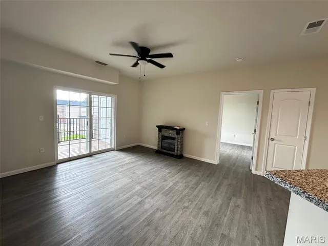 $1,450 | 215 Harmony Mdws Court, Dardenne Prairie, MO 63368