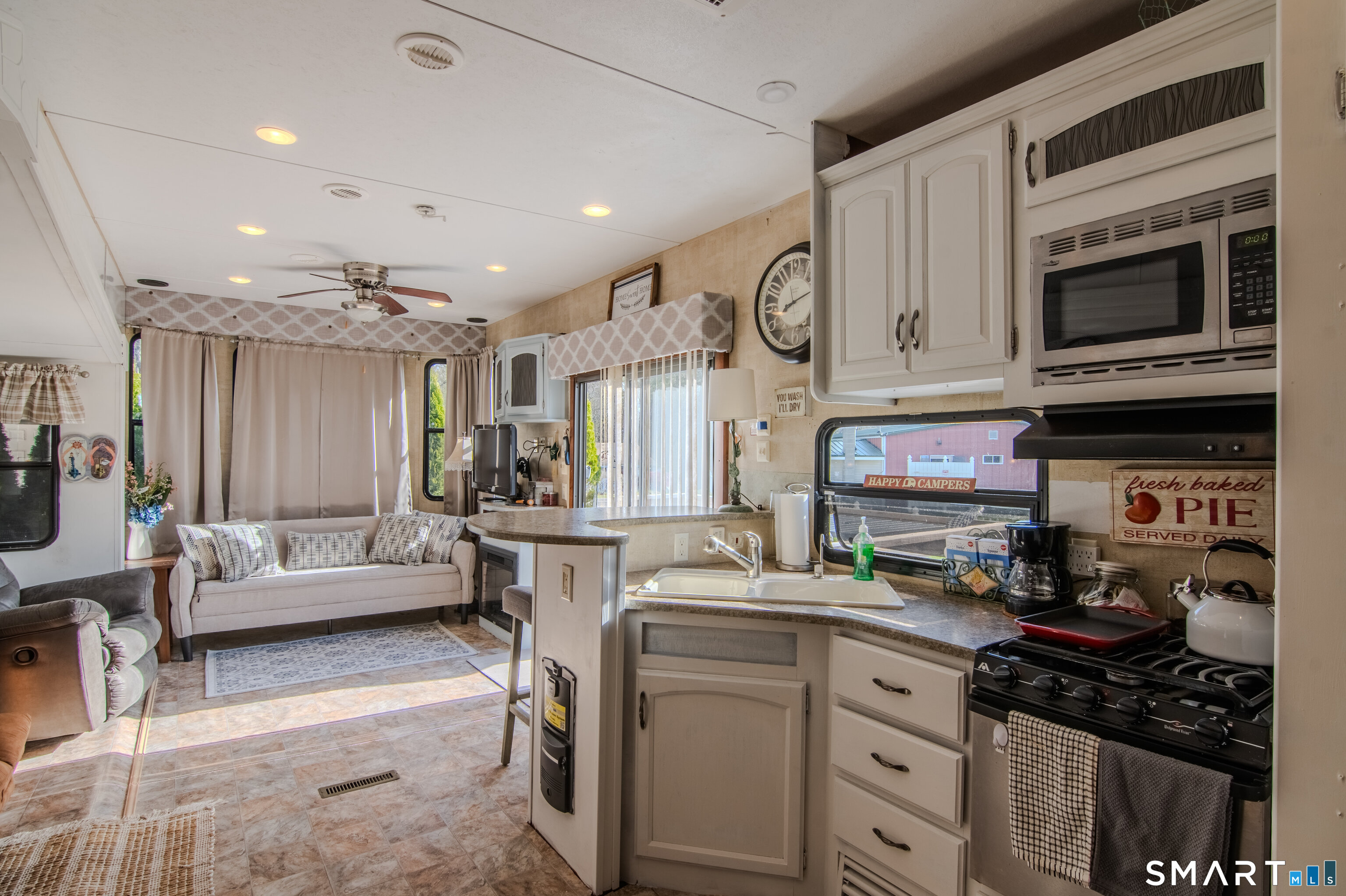 69 Meadowside Road Milford, CT 06460 - Photo 6 of 17
