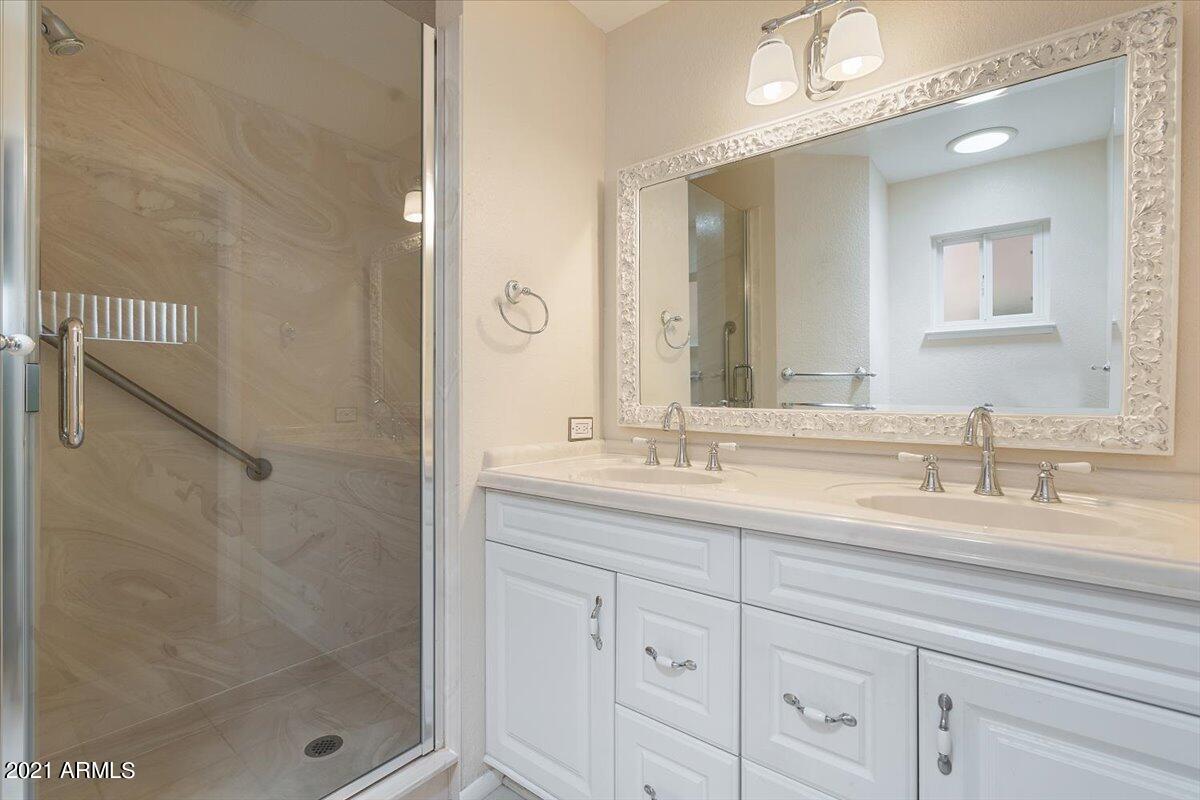 1821 East Hearn Road Phoenix, AZ 85022 - Photo 18 of 22 18-Master Bath