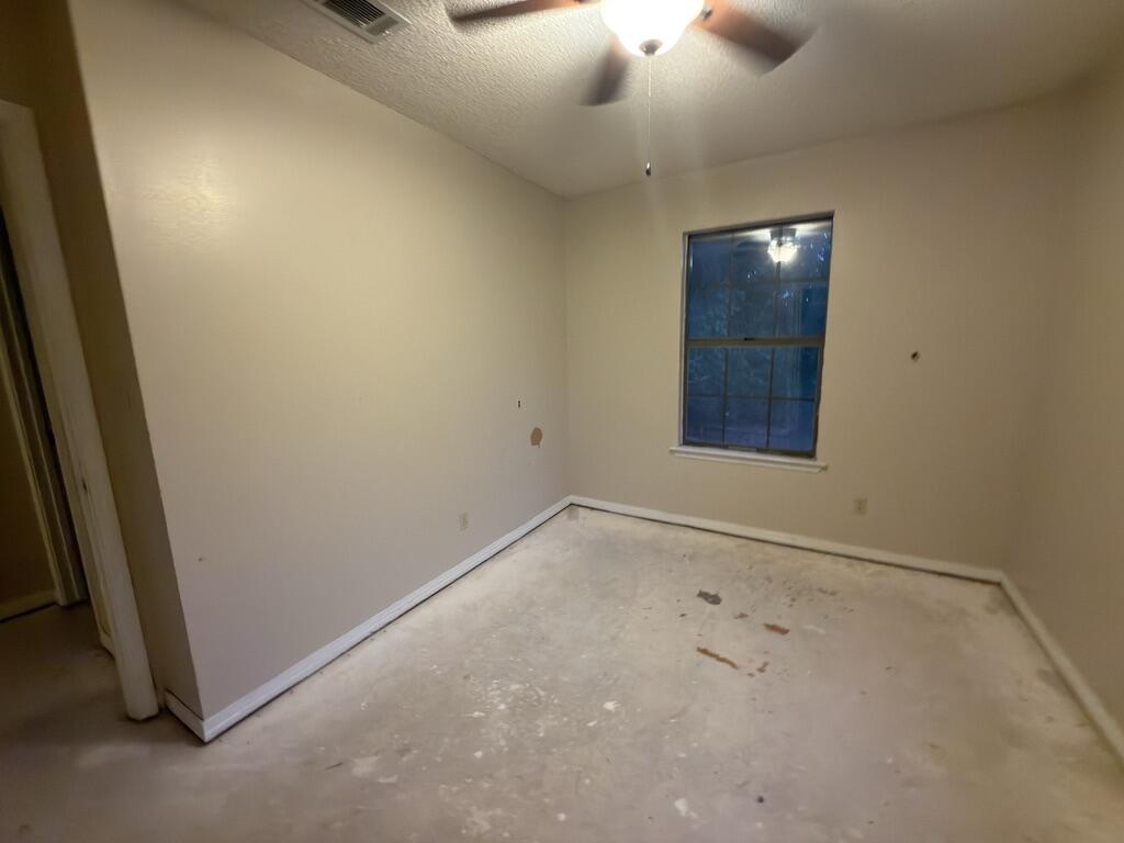 4301 Pace Lane Pace, FL 32571 - Photo 13 of 23 4C74E1CA-94F5-47B8-9F06-BF7837691AF7_1_1