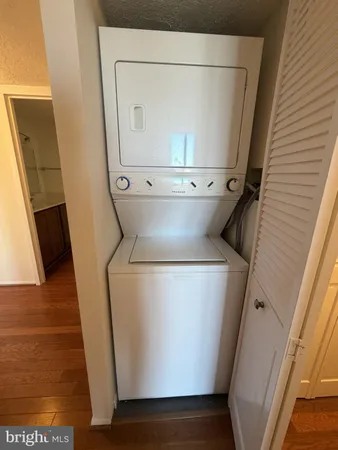 a close up view of washer and dryer