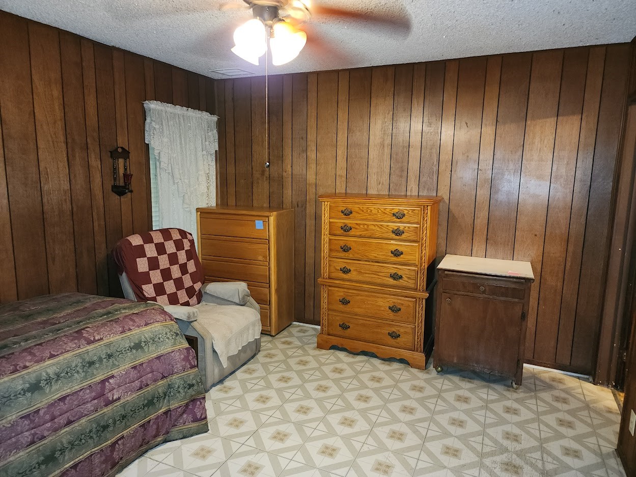 808 Montopolis Drive Austin, TX 78741 - Photo 26 of 31 Guest Bedroom