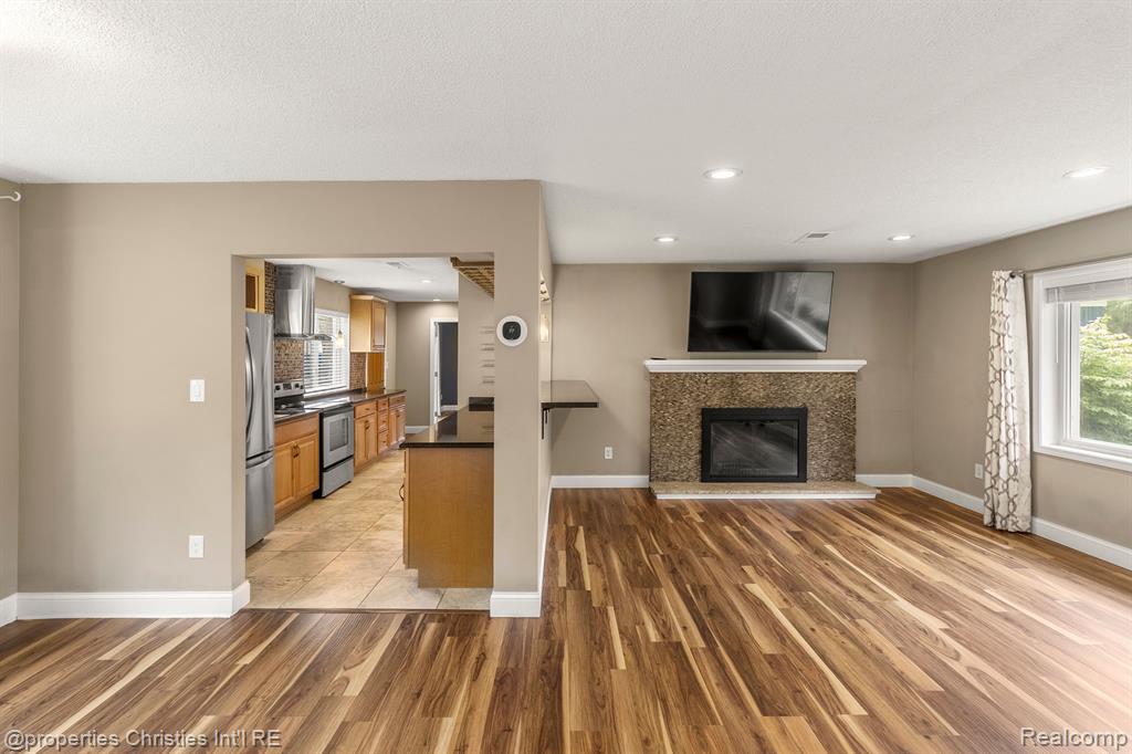 176 Barrington Road Bloomfield Hills, MI 48302 - Photo 9 of 41