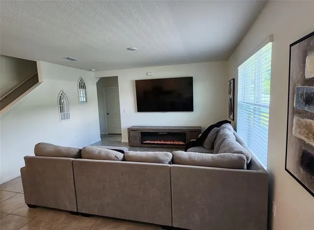 $2,775 | 2924 Canary Lane, Tavares, FL 32778