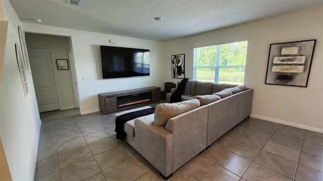 $2,775 | 2924 Canary Lane, Tavares, FL 32778