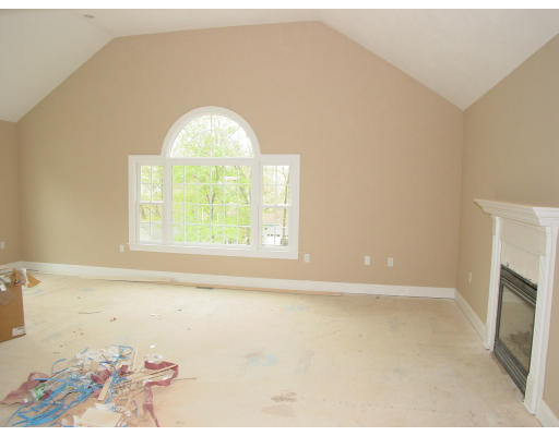 105 2nd Road Marlborough, MA 01752 - Photo 3 of 9 Gallery Image 3