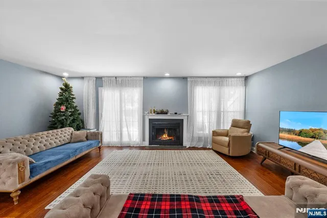 $499,998 | 34 Hillsborough Court, Rockaway, NJ 07866