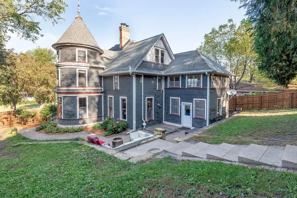 $489,900 | 703 North 6th Street, Mankato, MN 56001