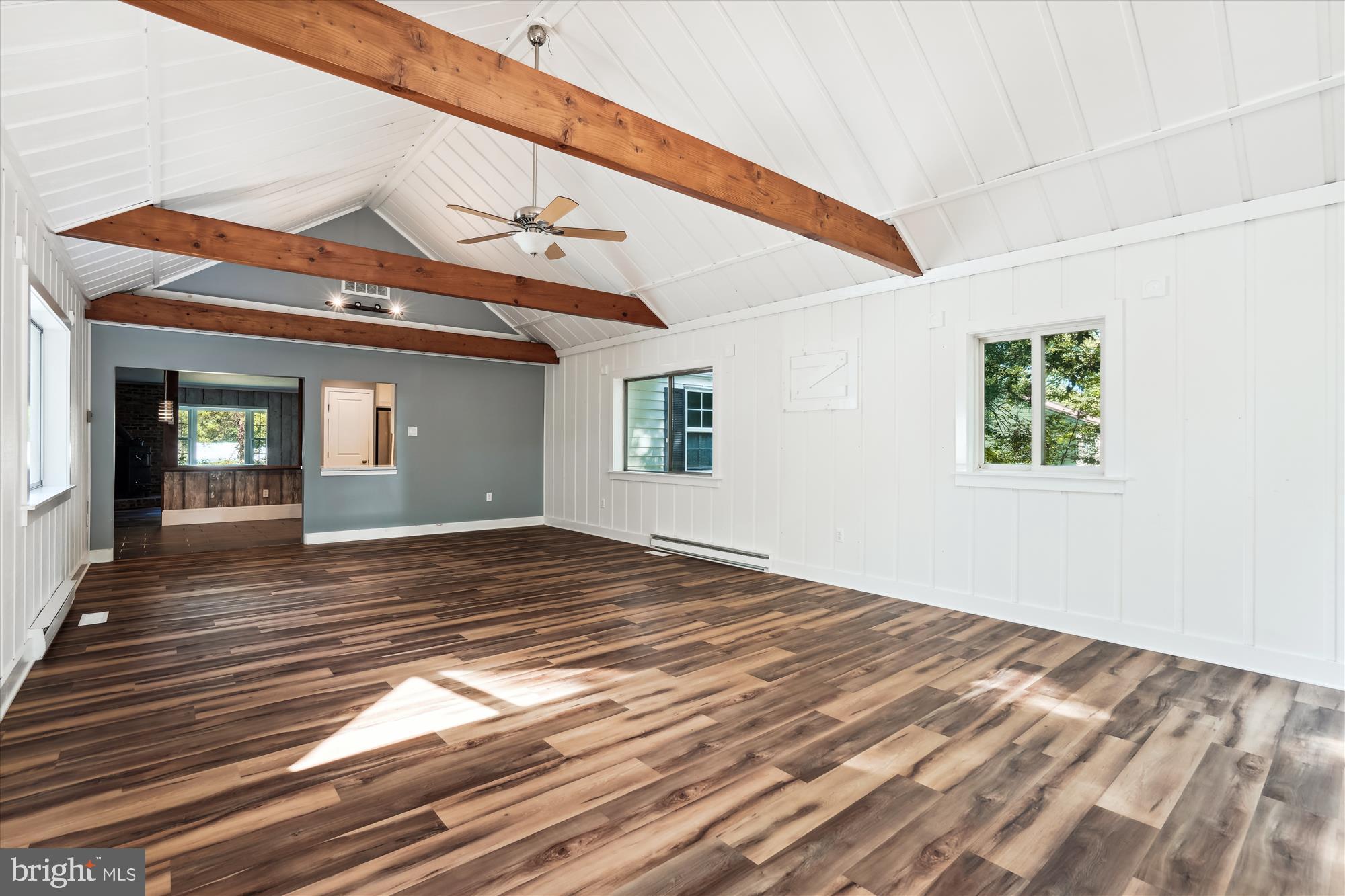 7305 Station Road Newcomb, MD 21653 - Photo 11 of 21 Great room with tall ceilings