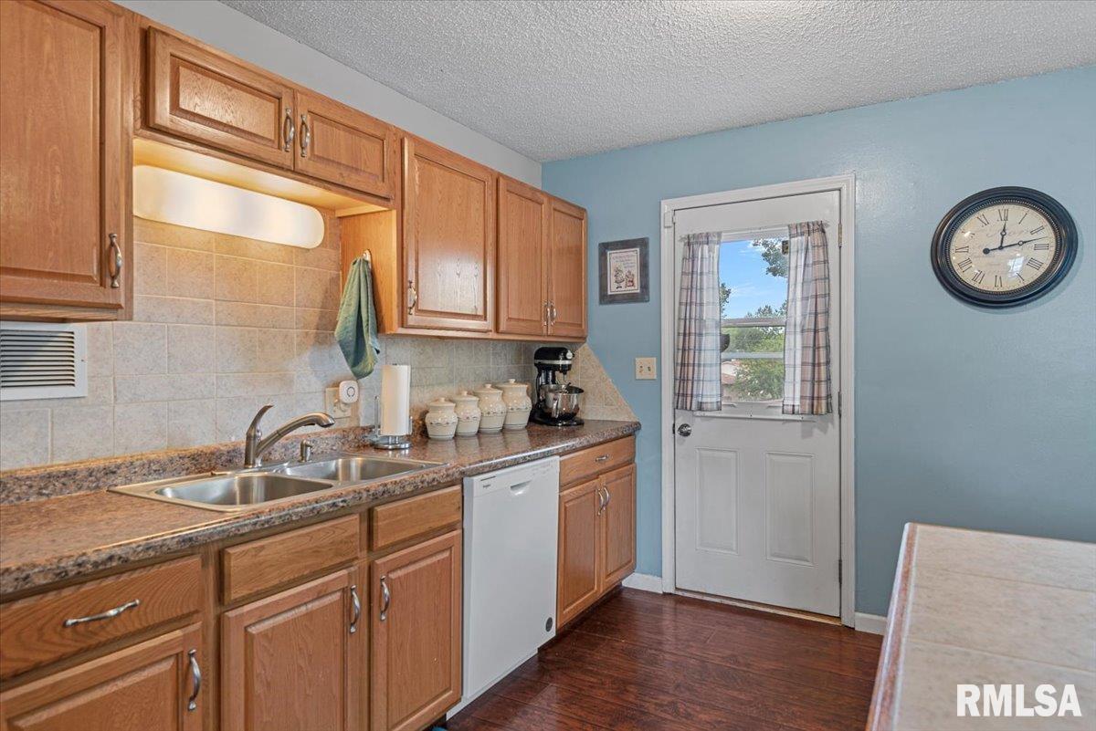 26 Groton Drive Springfield, IL 62702 - Photo 12 of 35