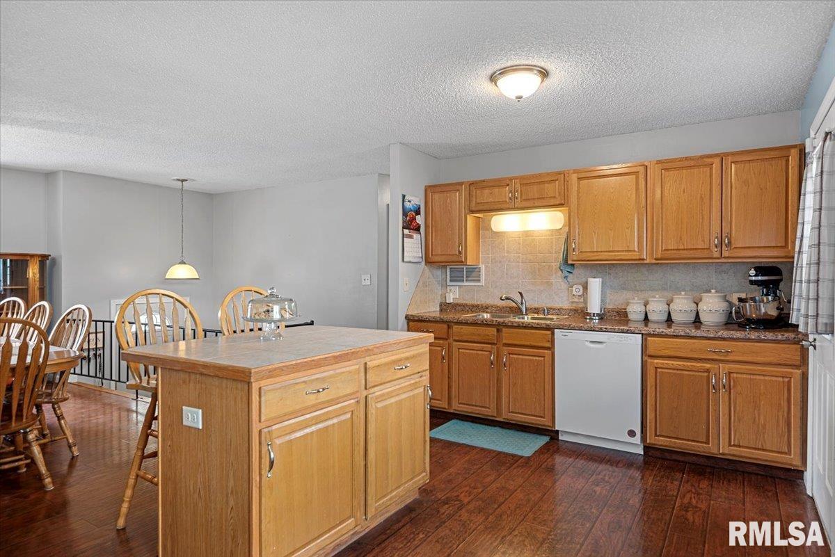 26 Groton Drive Springfield, IL 62702 - Photo 9 of 35