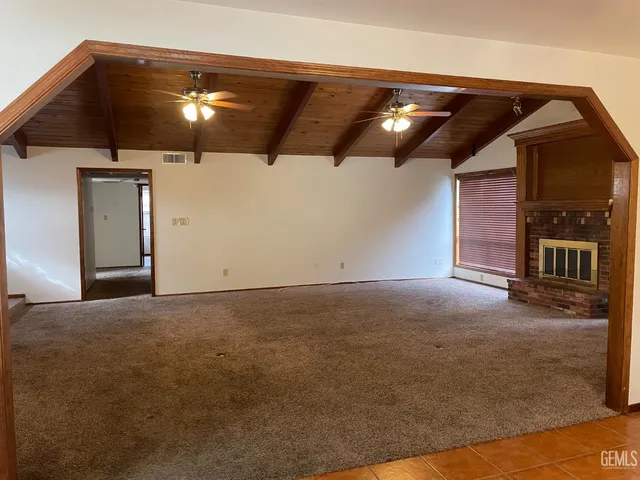 a view of empty room