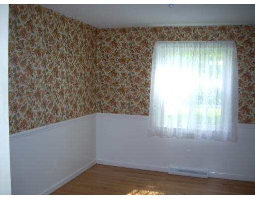 17 Squassick Road West Springfield, MA 01089 - Photo 3 of 14 Gallery Image 3