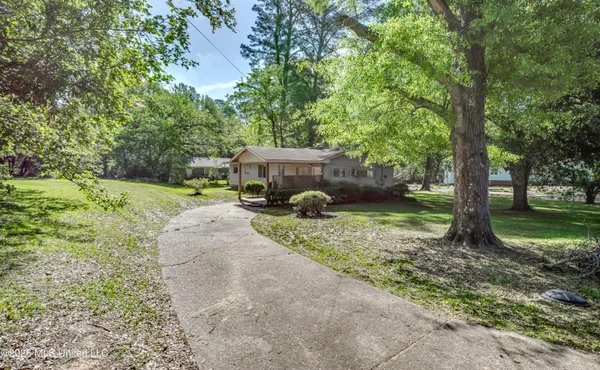 $1,450 | 823 Dunton Road, Clinton, MS 39056
