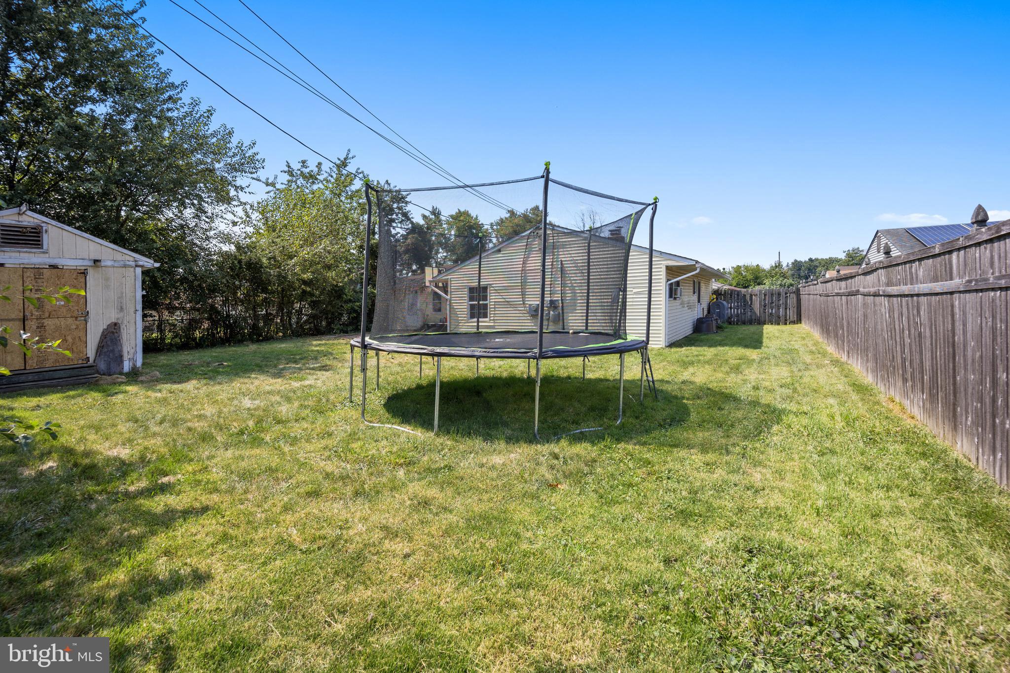 26 Balsam Road Levittown, PA 19057 - Photo 27 of 32 back yard
