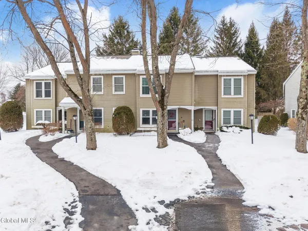 $265,000 | 13 Raleigh Drive, Halfmoon, NY 12065