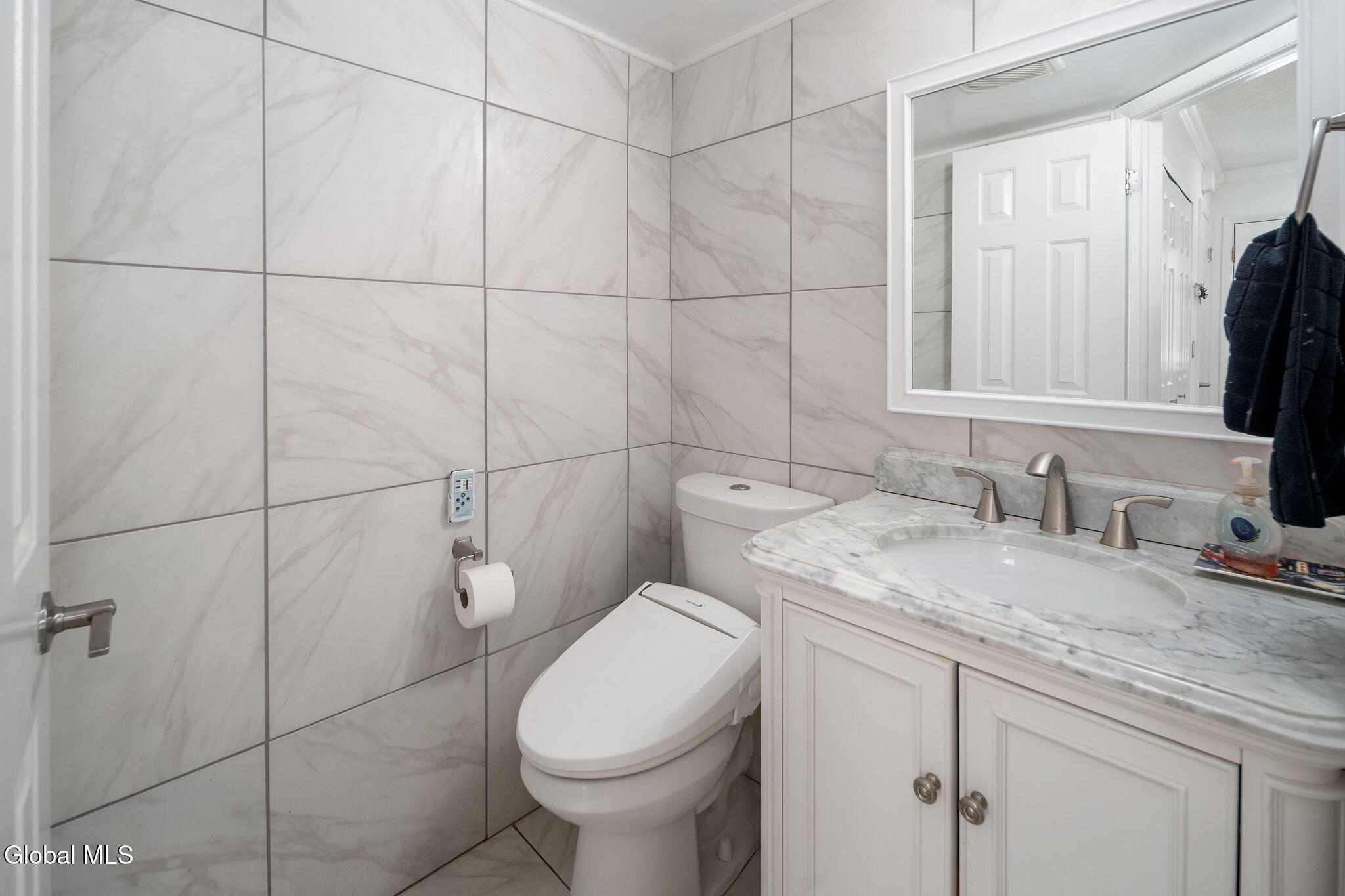 13 Raleigh Drive Halfmoon, NY 12065 - Photo 14 of 37 15-13RaleighDr_15