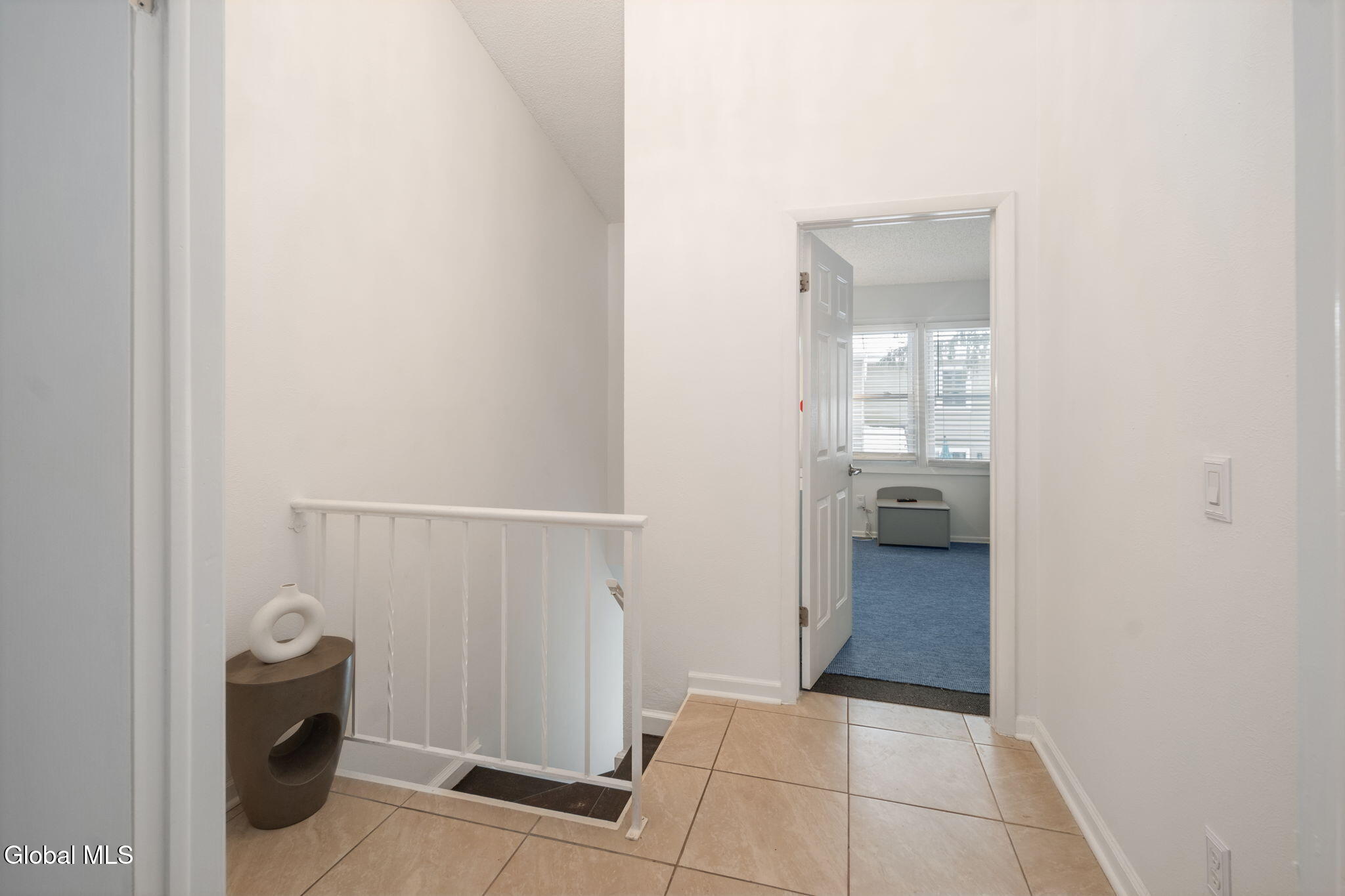 13 Raleigh Drive Halfmoon, NY 12065 - Photo 15 of 37 16-13RaleighDr_16