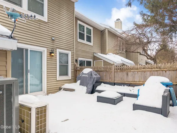 $265,000 | 13 Raleigh Drive, Halfmoon, NY 12065