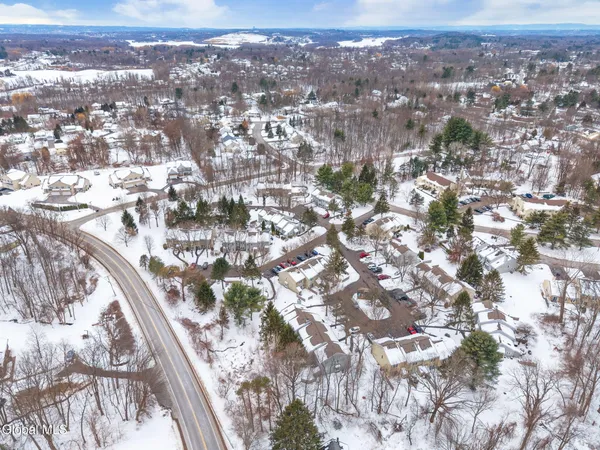 $265,000 | 13 Raleigh Drive, Halfmoon, NY 12065