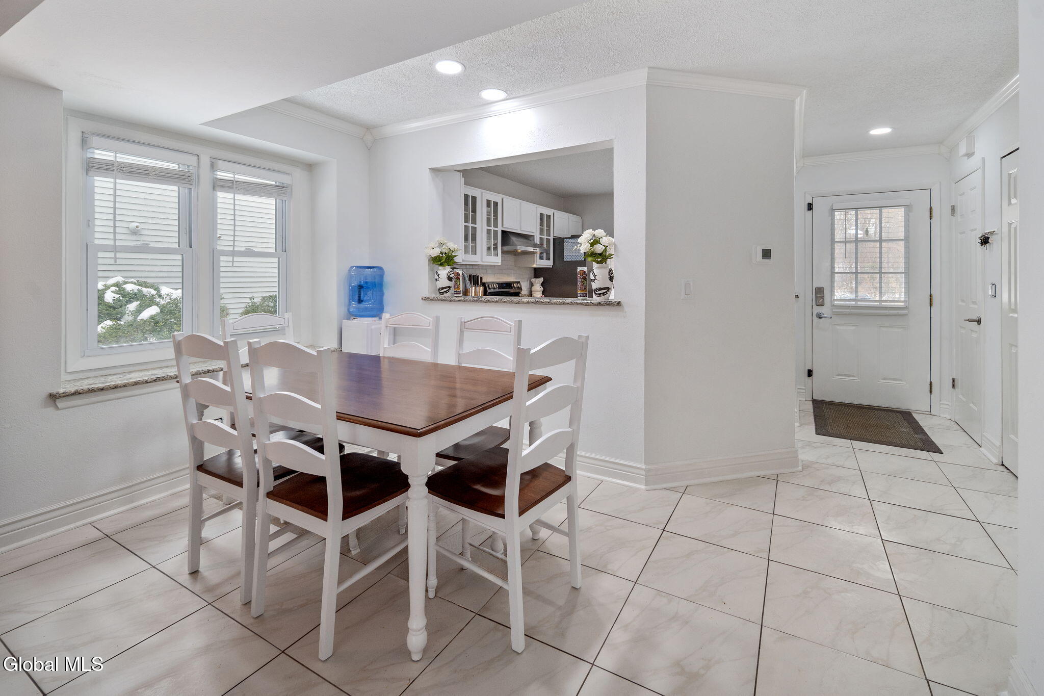 13 Raleigh Drive Halfmoon, NY 12065 - Photo 4 of 37 4-13RaleighDr_04