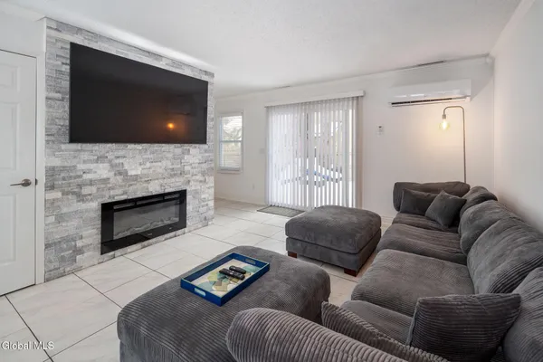 $265,000 | 13 Raleigh Drive, Halfmoon, NY 12065