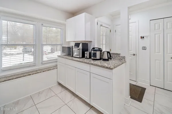 $265,000 | 13 Raleigh Drive, Halfmoon, NY 12065