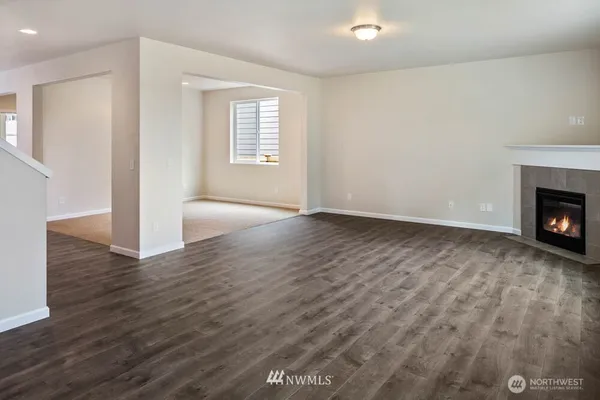 $3,200 | 14221 67th Avenue East, Puyallup, WA 98373