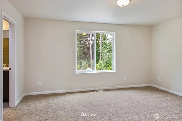 $3,200 | 14221 67th Avenue East, Puyallup, WA 98373