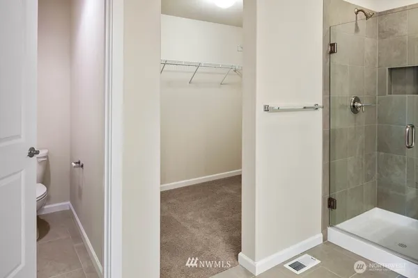 $3,200 | 14221 67th Avenue East, Puyallup, WA 98373