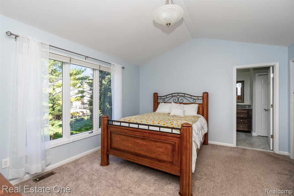 1143 Waycroft Lane Rochester, MI 48307 - Photo 32 of 54