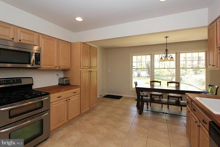 2352 Nashua Court Reston, VA 20191 - Photo 21 of 30 Kitchen