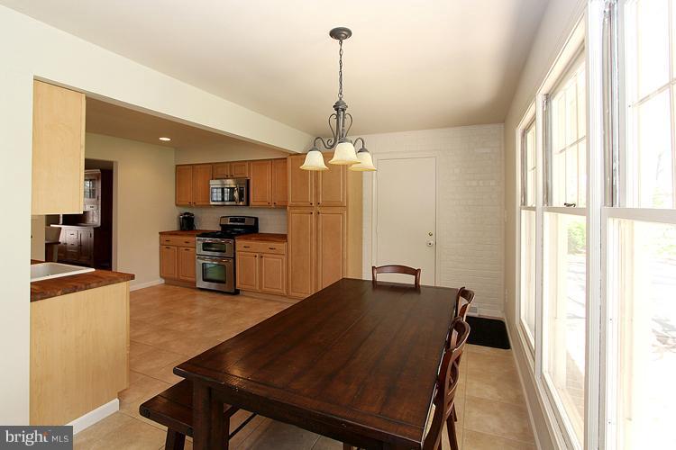 2352 Nashua Court Reston, VA 20191 - Photo 27 of 30 Kitchen