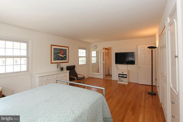 2352 Nashua Court Reston, VA 20191 - Photo 4 of 30 Bedroom (Master)