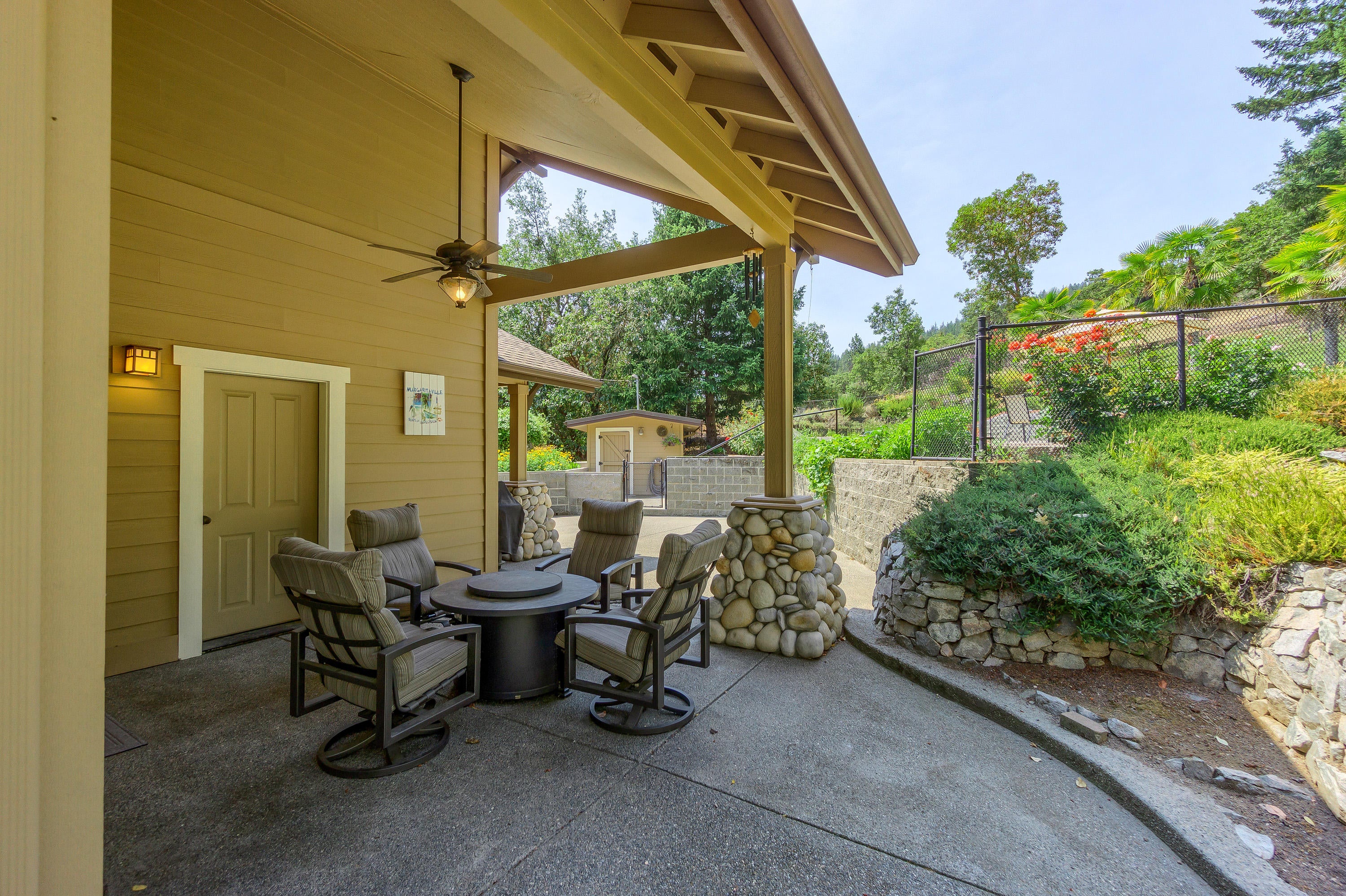 3207 Old Military Road Central Point, OR 97502 - Photo 5 of 52 5
