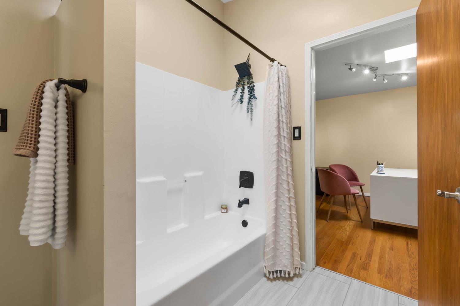 690 Riverside Road Oak View, CA 93022 - Photo 23 of 50 Gallery Image 23