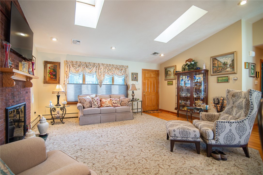 53 Bryant Road Cranston, RI 02910 - Photo 3 of 30 Gallery Image 3