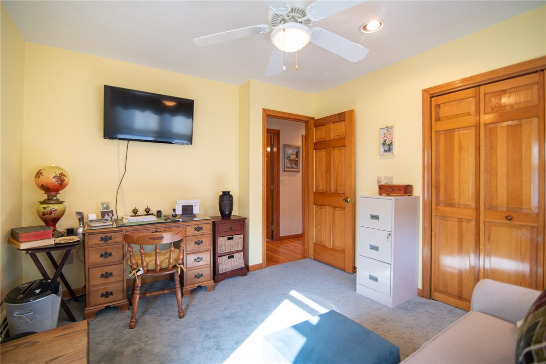 53 Bryant Road Cranston, RI 02910 - Photo 8 of 30 Gallery Image 8