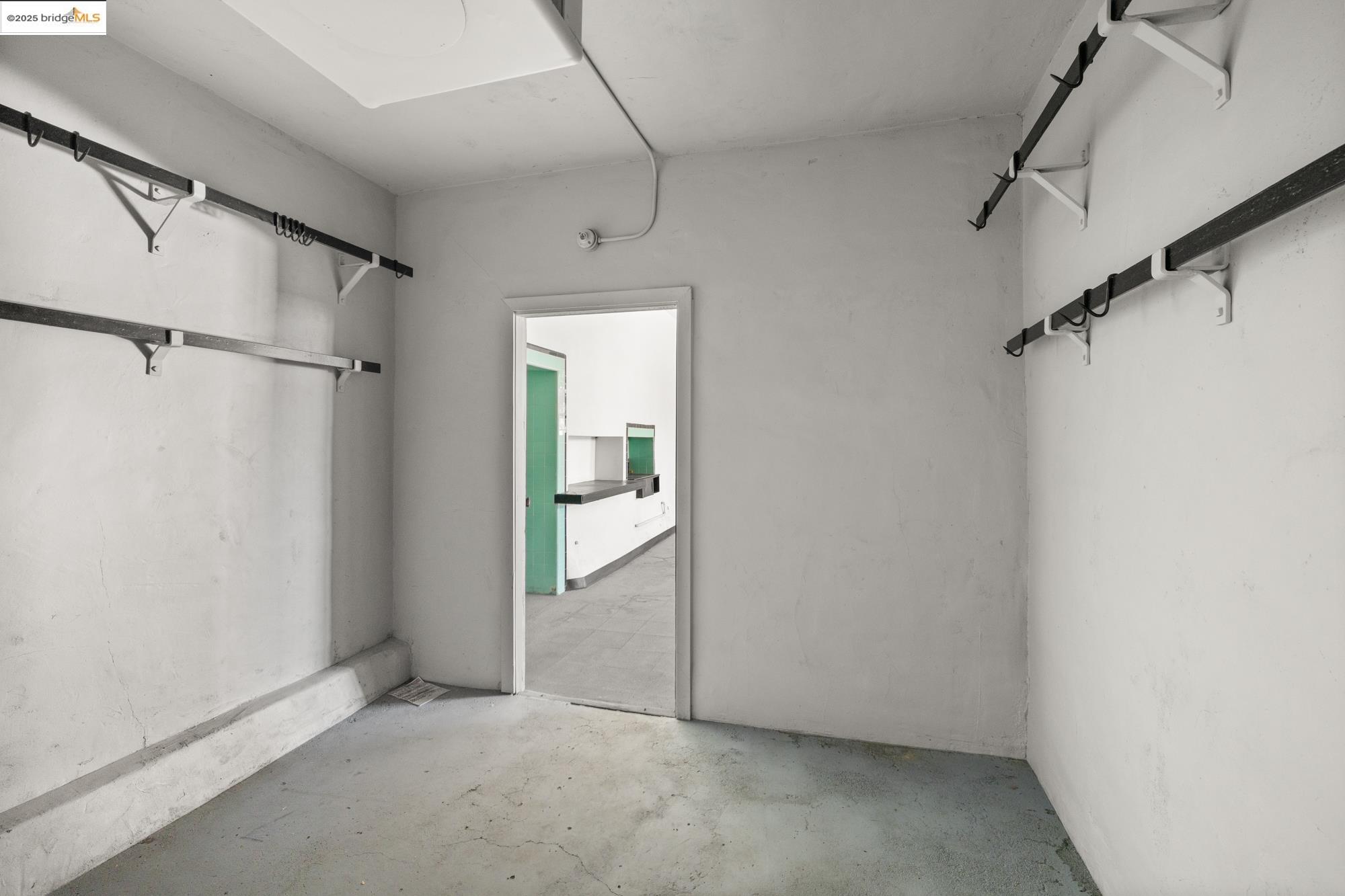 1746 8th Street Oakland, CA 94607 - Photo 35 of 52 a view of an empty room