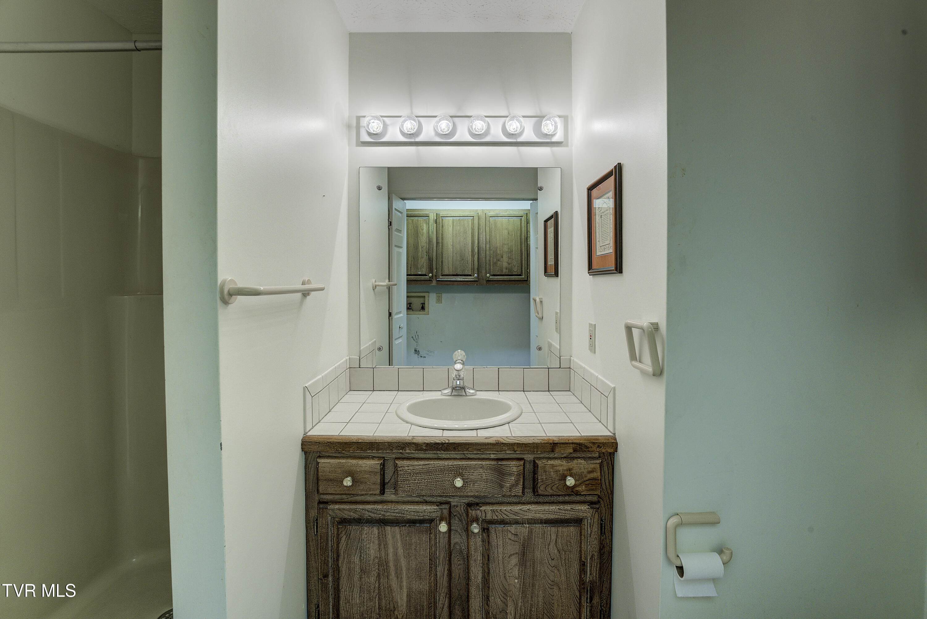 111 Park Place Greeneville, TN 37743 - Photo 13 of 39 ParkPlace-Interior-17