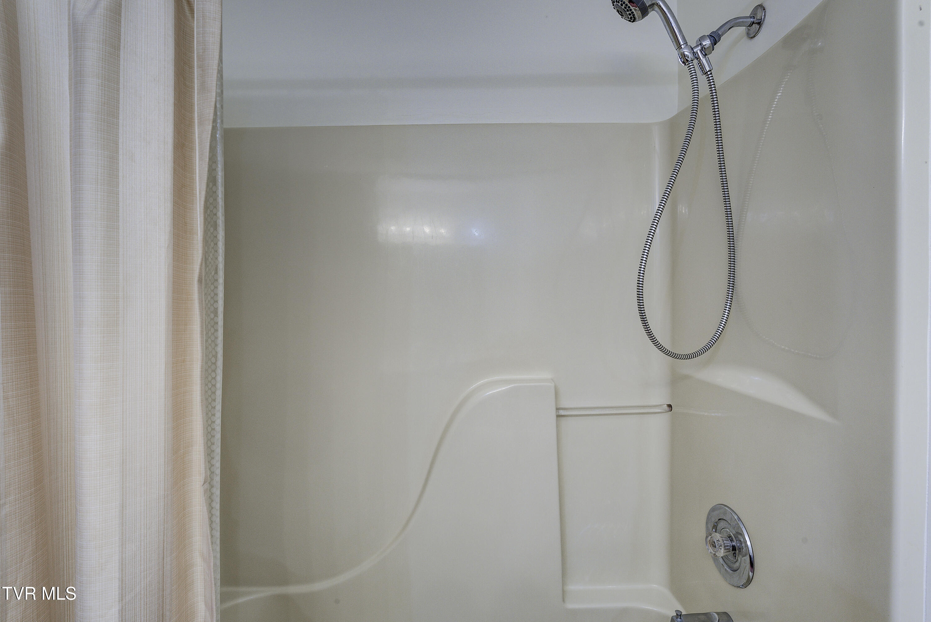 111 Park Place Greeneville, TN 37743 - Photo 22 of 39 ParkPlace-Interior-23