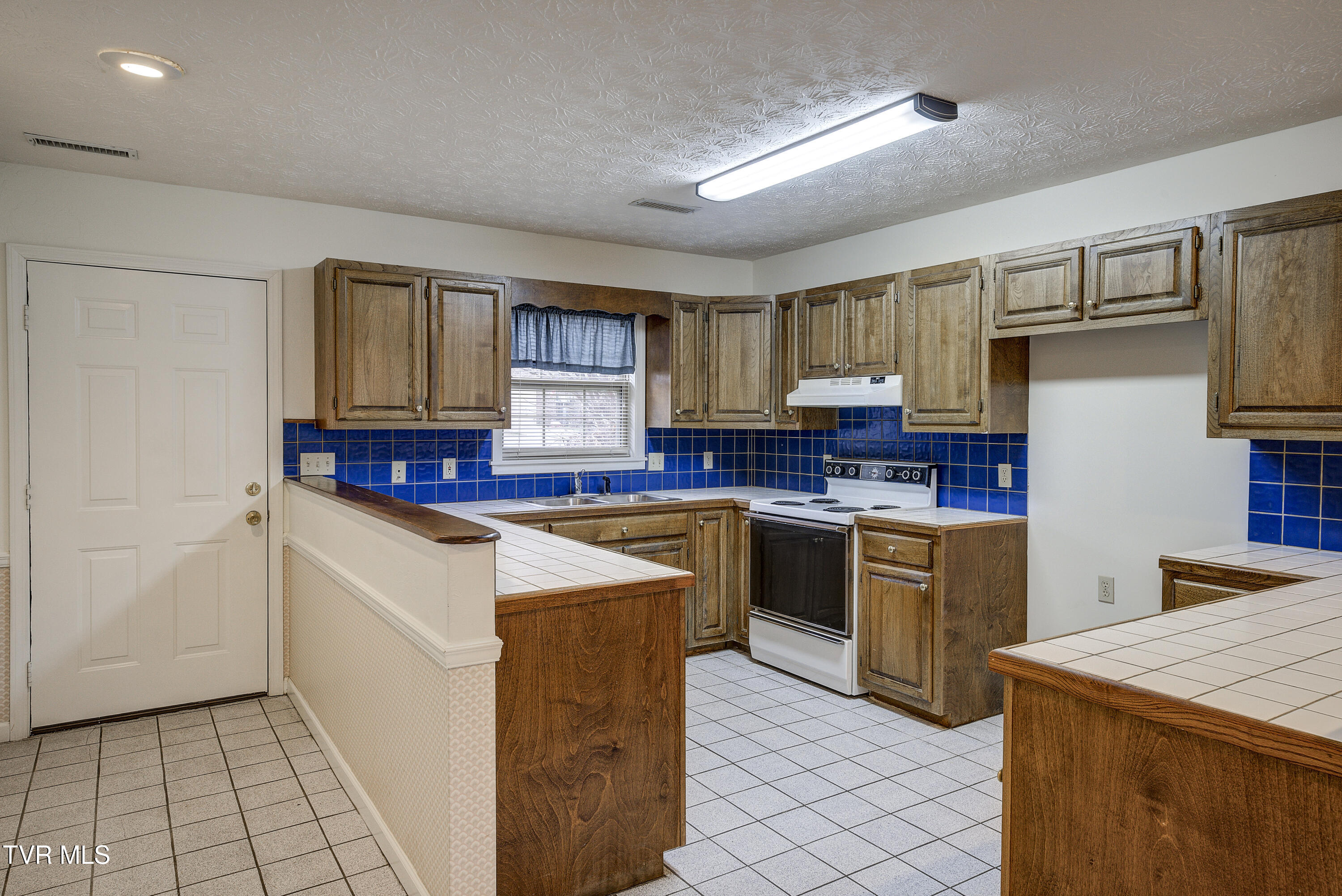 111 Park Place Greeneville, TN 37743 - Photo 9 of 39 ParkPlace-Interior-2