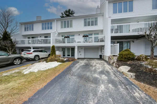 $824,900 | 19 Goodridge Drive, Unit 31, Naples, ME 04055