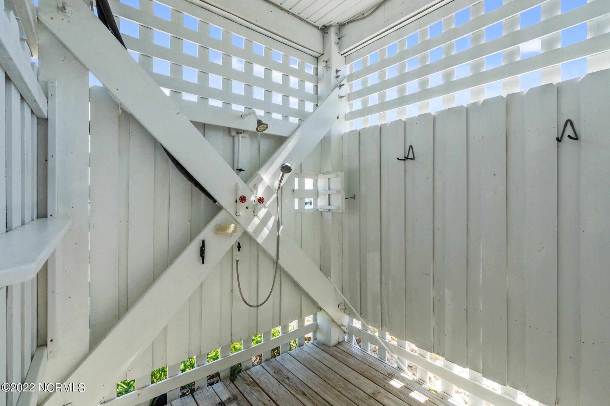 139 Waterway Road Havelock, NC 28532 - Photo 23 of 24 Outdoor Shower