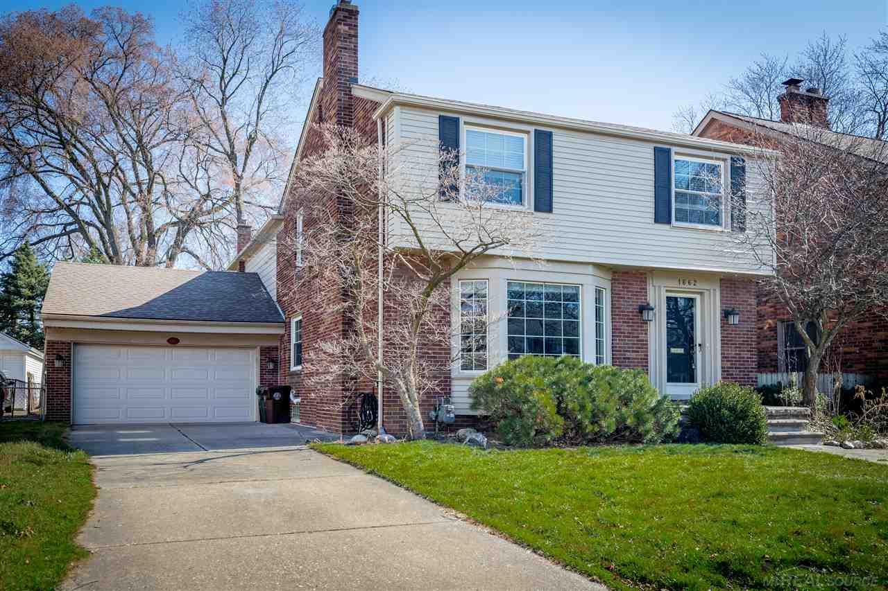 1662 Newcastle Road Grosse Pointe, MI 48236 - Photo 1 of 34 50009587.JPG
