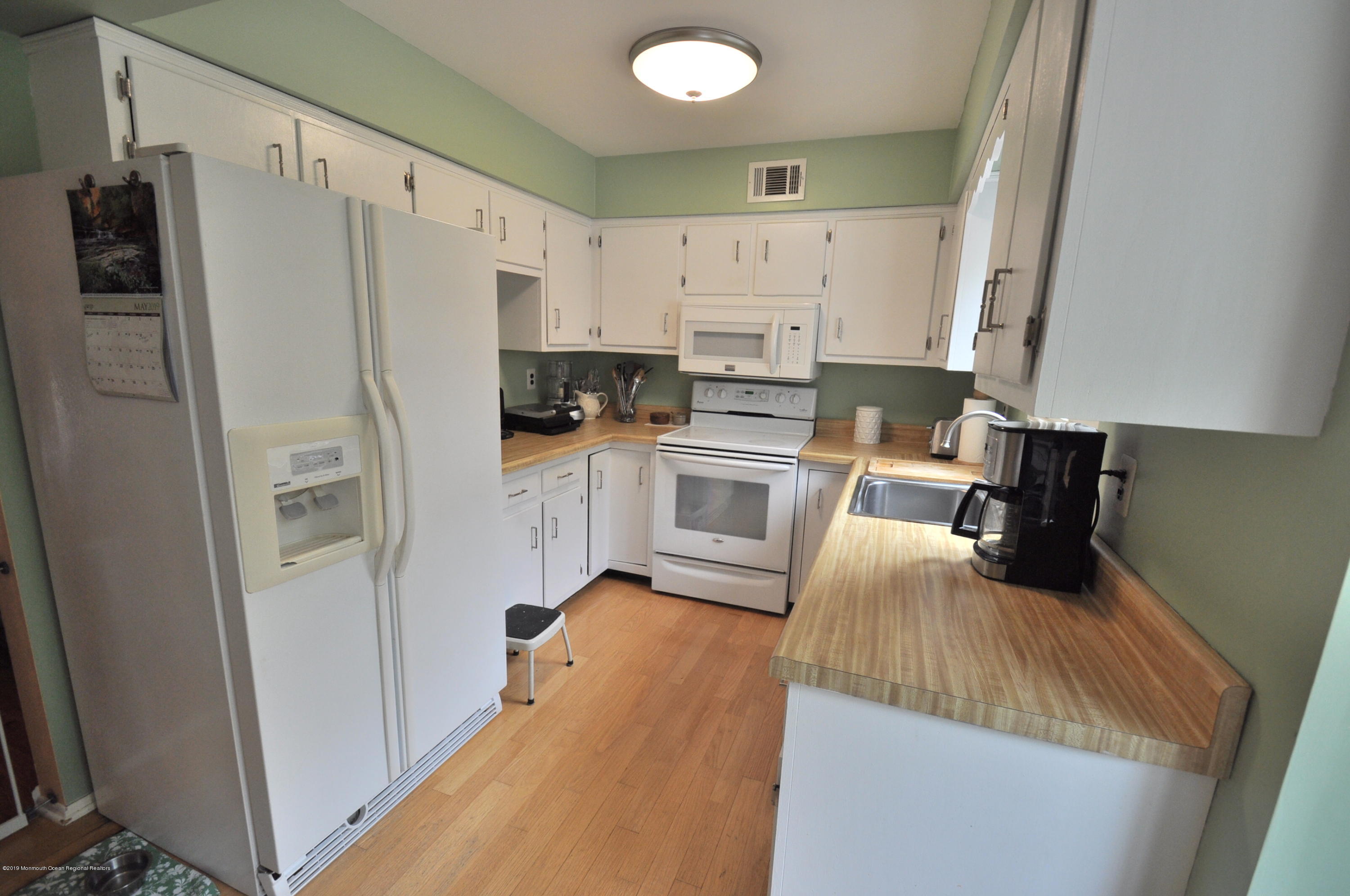 333 Middlewood Road Middletown, NJ 07748 - Photo 8 of 20 CSC_0508