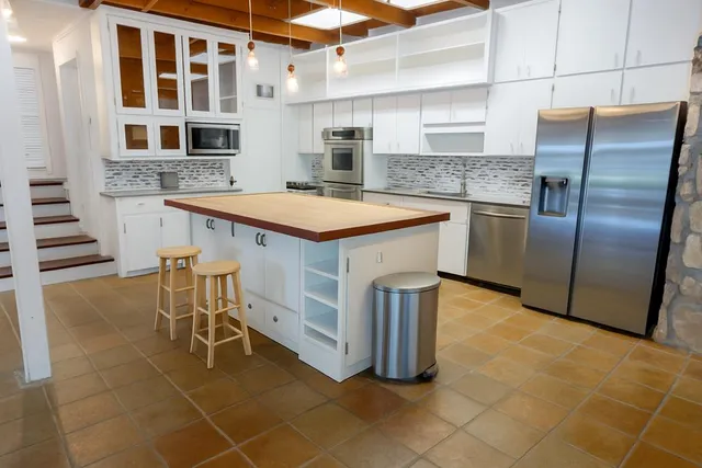 $725,000 | 556 Cedar Drive West, Hamilton, GA 31811