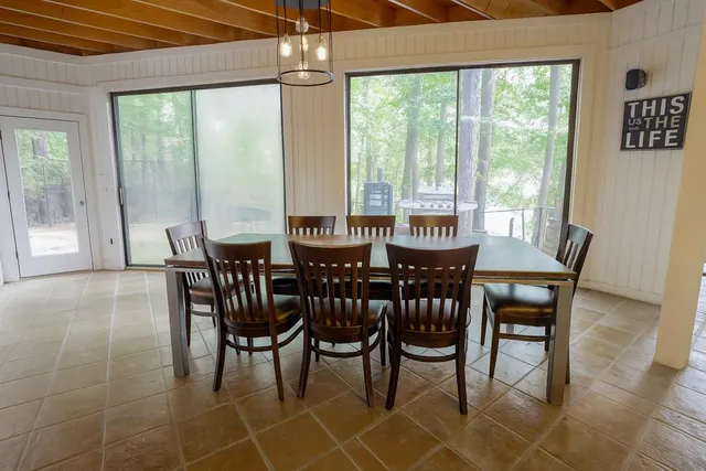 $725,000 | 556 Cedar Drive West, Hamilton, GA 31811